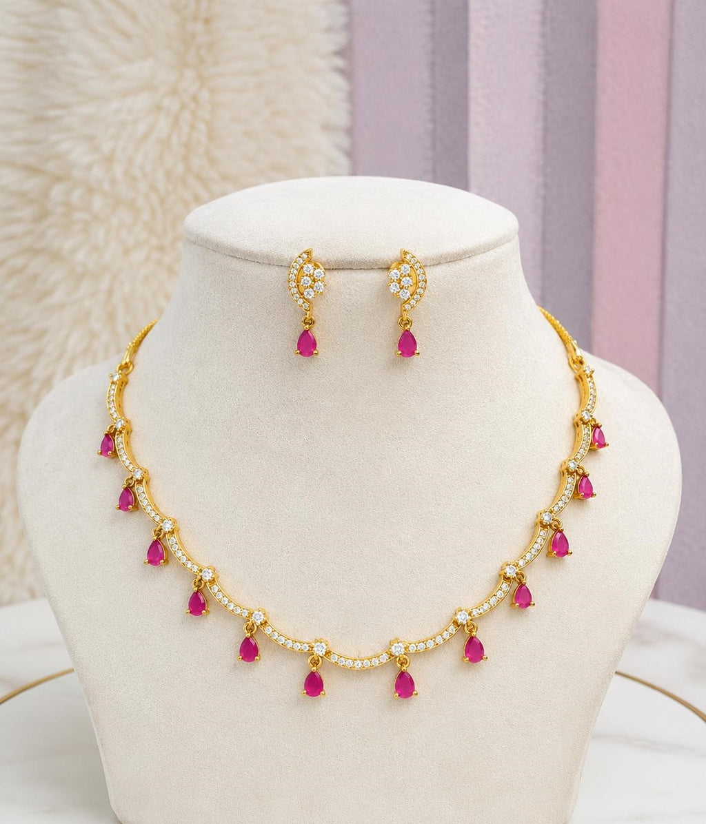 Rosi necklace set with long chain necklace and earrings