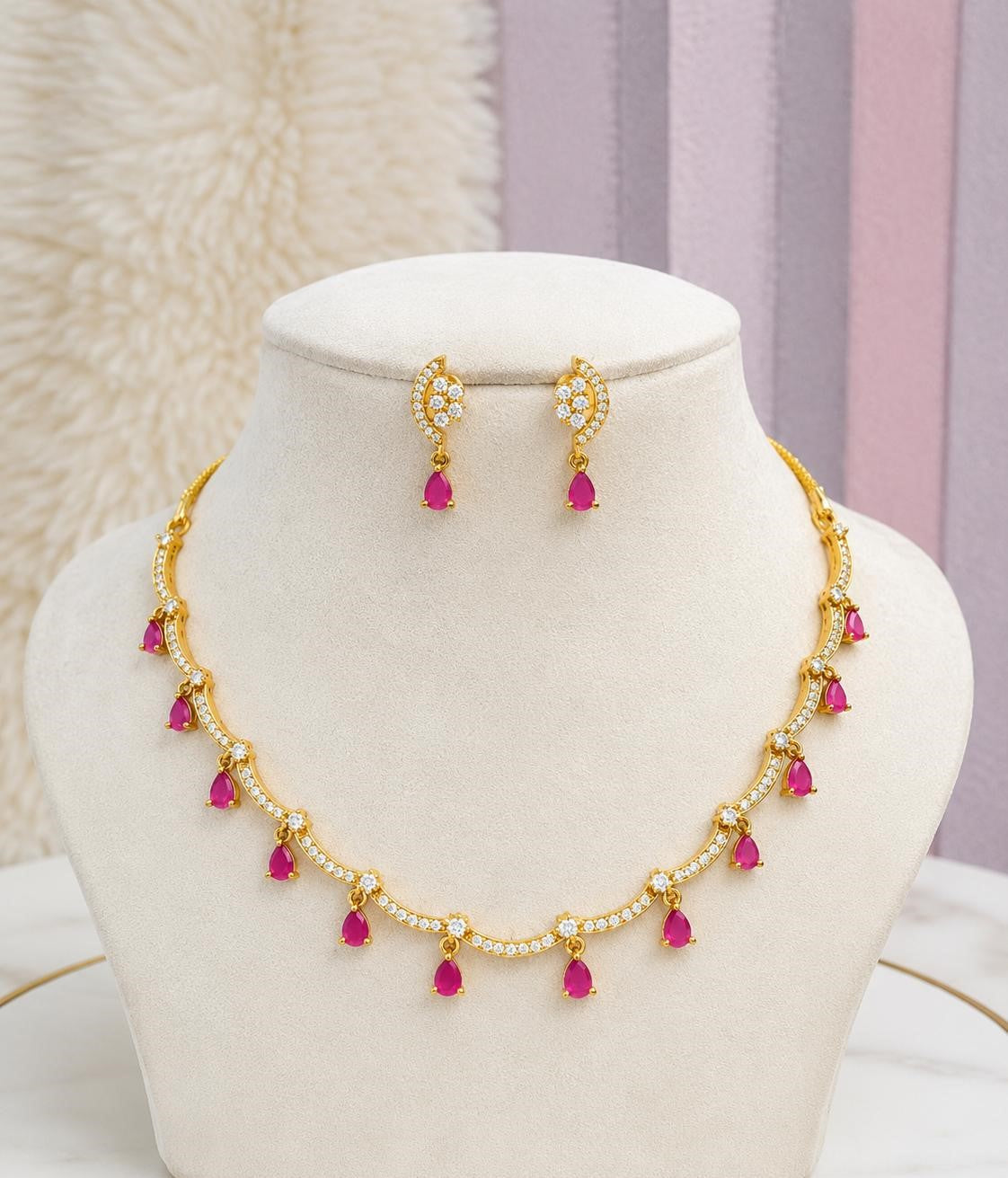 Rosi necklace set with long chain necklace and earrings